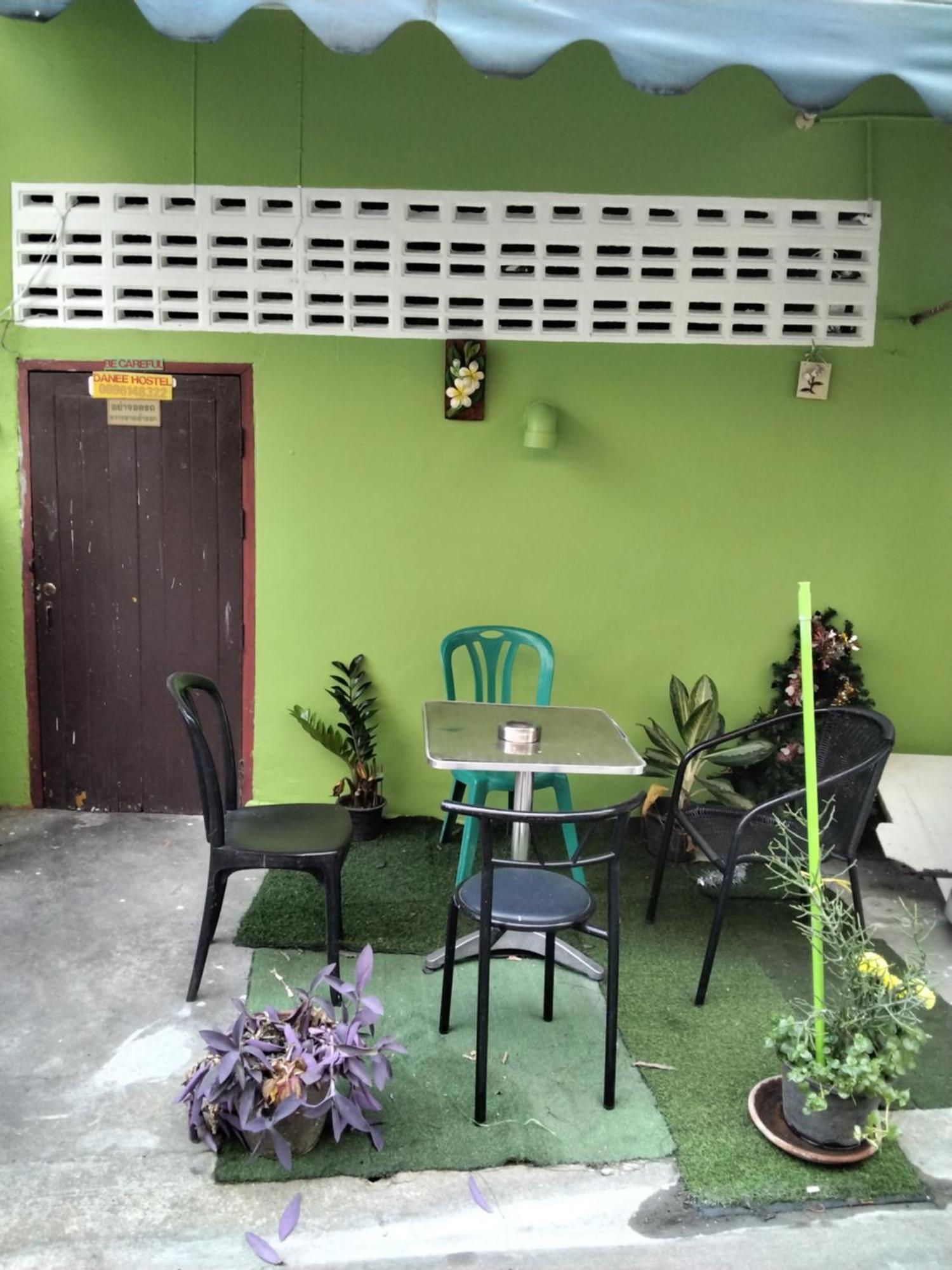 Danee Hostel Bangkok Exteriör bild